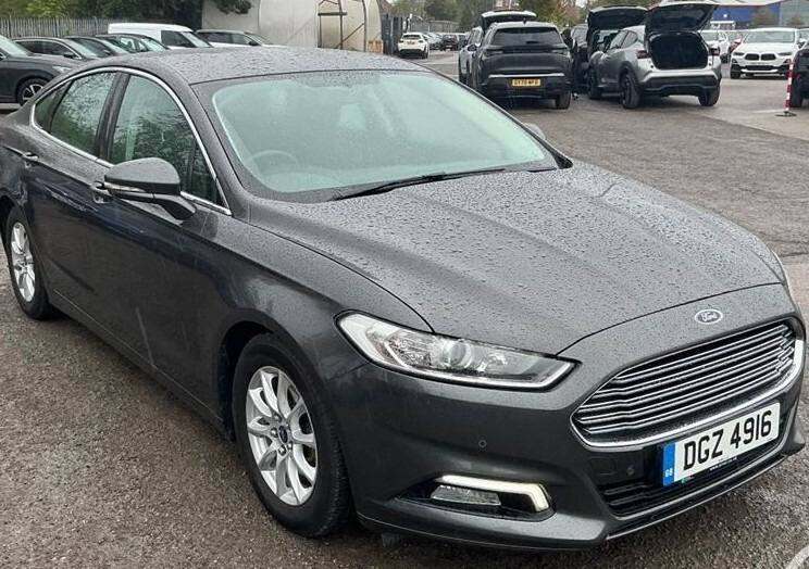 2016 Ford Mondeo 1.5 TDCi ECOnetic Zetec 5dr ++ NAV / 20 TAX / 78 MPG / ULEZ / CAMBELT ++ HATCHBA...