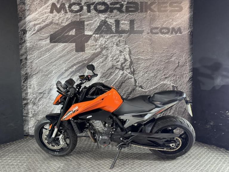 KTM DUKE 790 2023