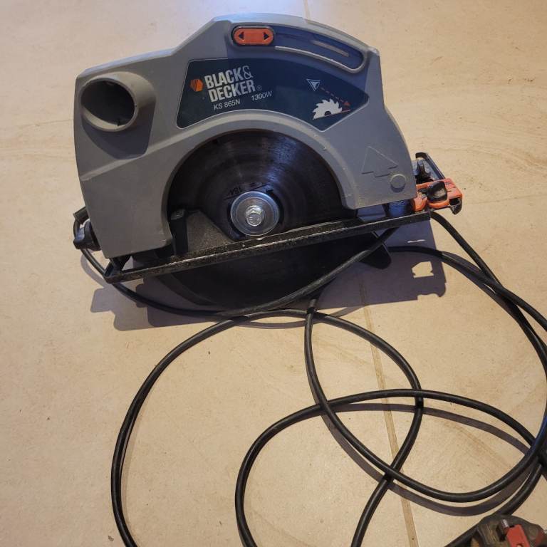 Black & Decker circular saw 18cms