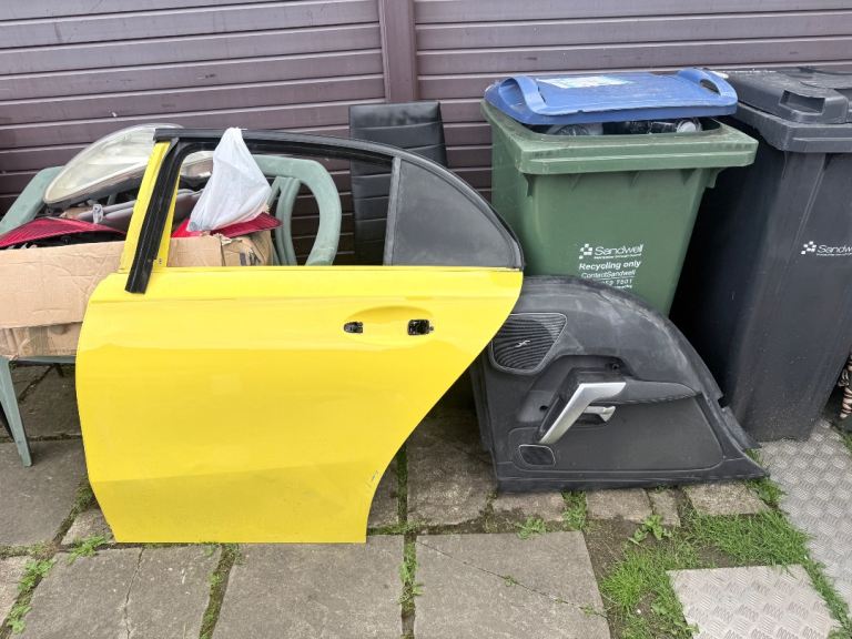 Mercedes Benz yellow rear passenger door