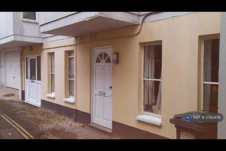 1 bedroom flat in Shaftesbury House, Dawlish, EX7 (1 bed) (#2762456)