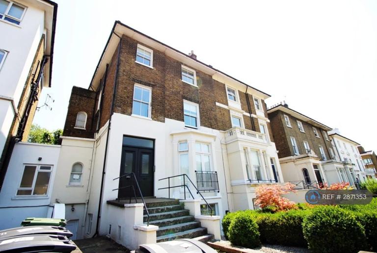 4 bedroom flat in Camden Road, London, NW1 (4 bed) (#2871353)