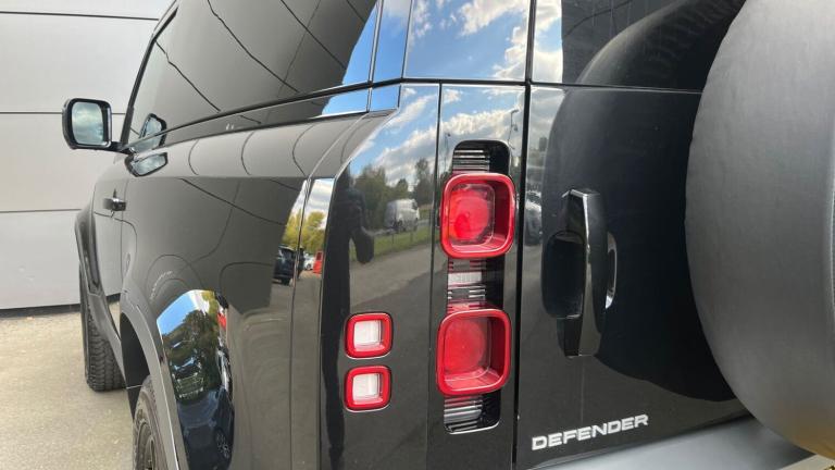 2023 Land Rover Defender 90 3.0 D250 Hard Top SE Auto SUV Diesel Automatic