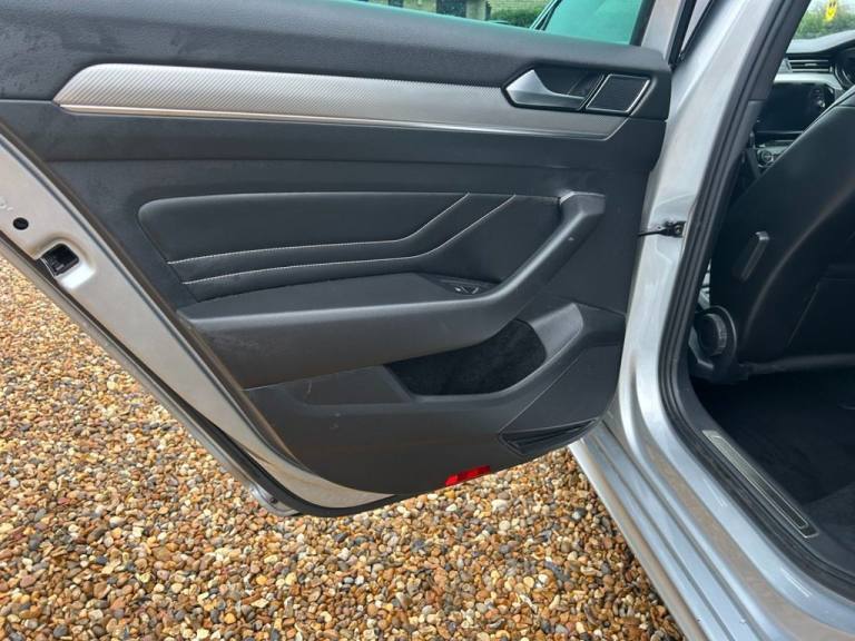 2020 20 VOLKSWAGEN PASSAT 2.0 TDI EVO R-LINE ESTATE 5DR DIESEL MANUAL EURO 6 (S/