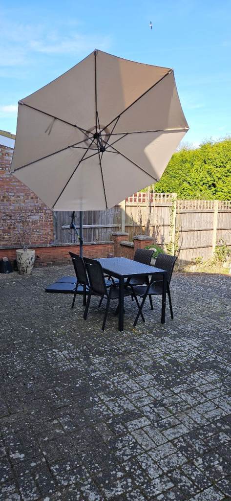 Large double room close to L&D hospital 