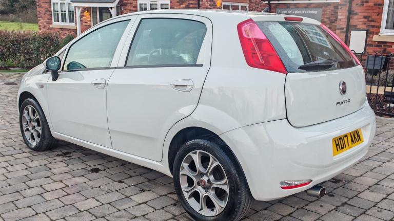 2017 Fiat Punto 1.2 Easy+ 5dr HATCHBACK Petrol Manual