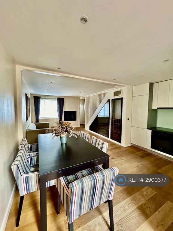 2 bedroom house in Sherwood Gardens, London, SE16 (2 bed) (#2900377)