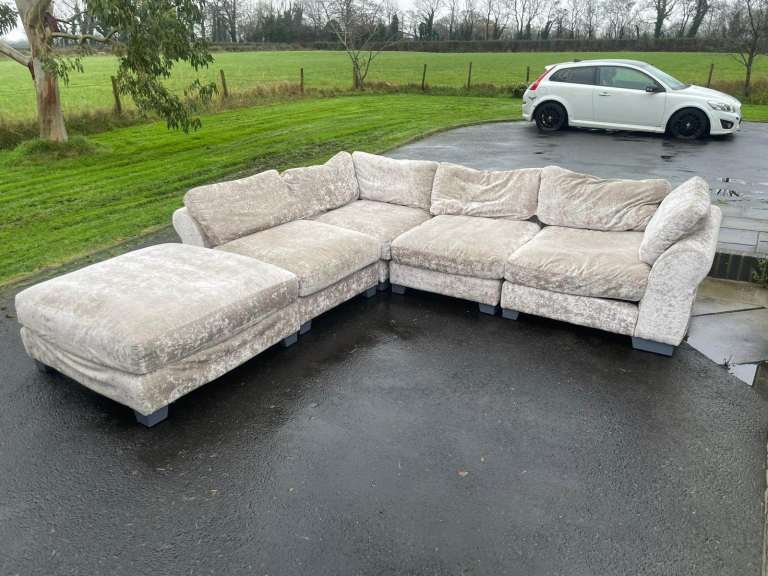 Corner group sofa in compage crushed velvet £350 only 