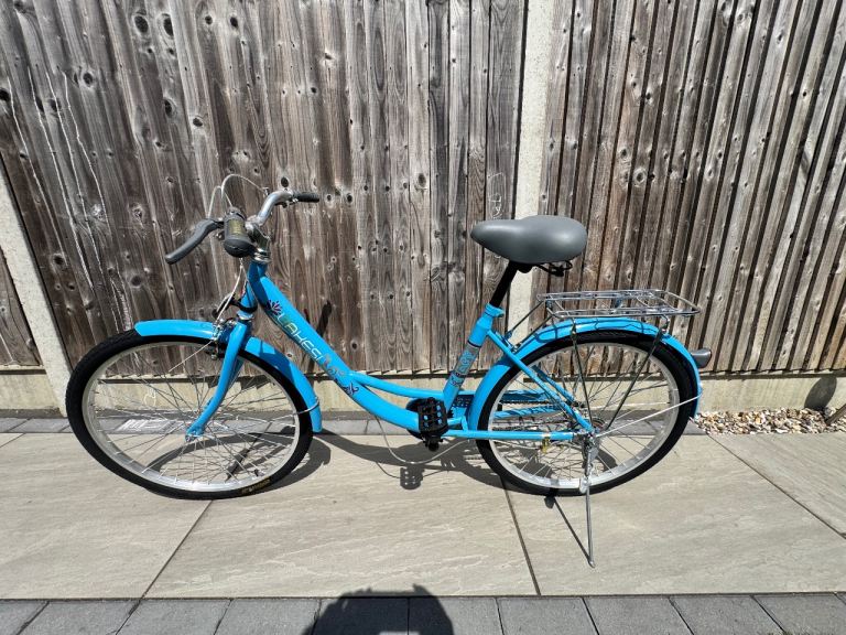 Brand New 24" Ladies / Girls Bike – Step Through – Basket, Rack & Mudguards – Blue