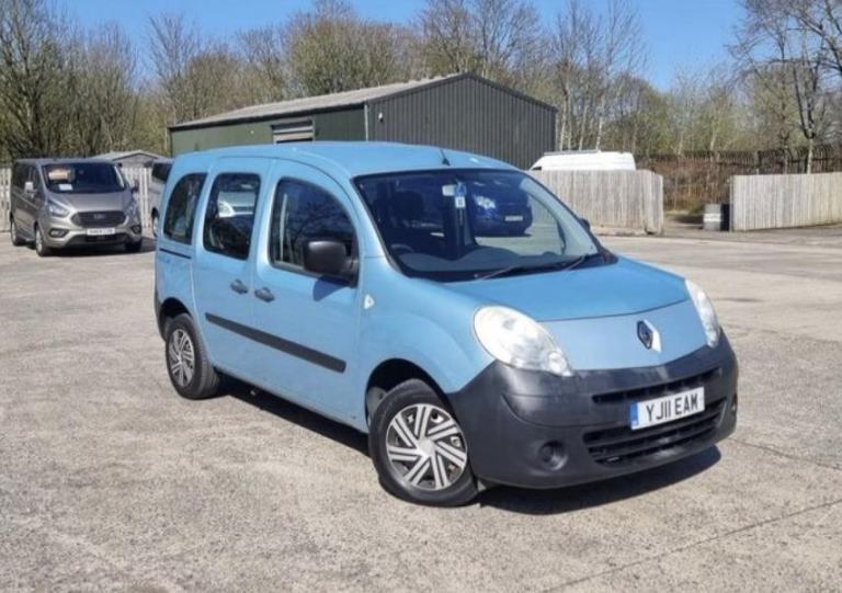 2011 Renault Kangoo PETROL WHEELCHAIR ACCESSIBLE VEHICLE WAV MOBILITY DISABLED M