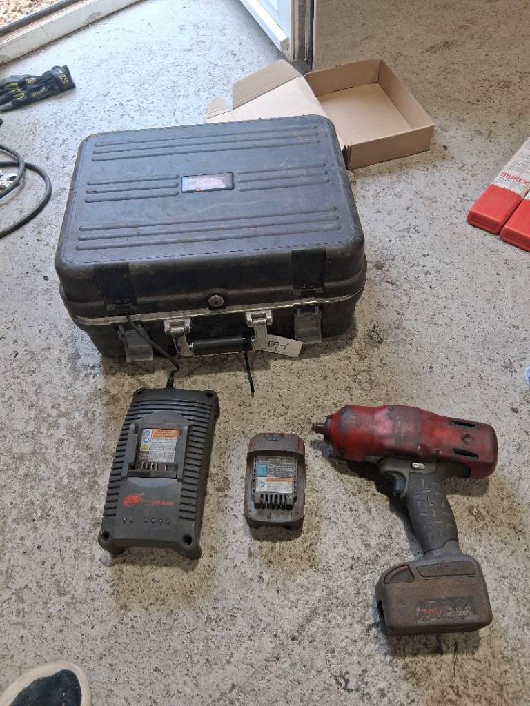 Ingersoll Rand Impact Wrench Kit with Charger and Battery