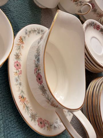 Vintage Paragon Belinda Dinner Set & Tea Set - Good Condition | in