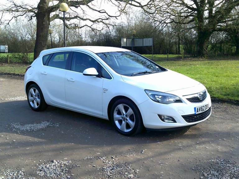 2012 VAUXHALL ASTRA 1.6 SRI - MOT MARCH 2027 - ONLY 69,000 MILES - 2 OWNERS - FSH