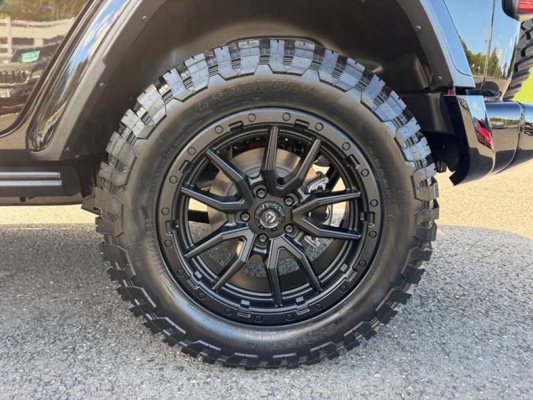 2025 JEEP WRANGLER BUZZ SV LUXURY 2.0 SUV 4DR Black FUEL Wheels MOPAR Bumper+++