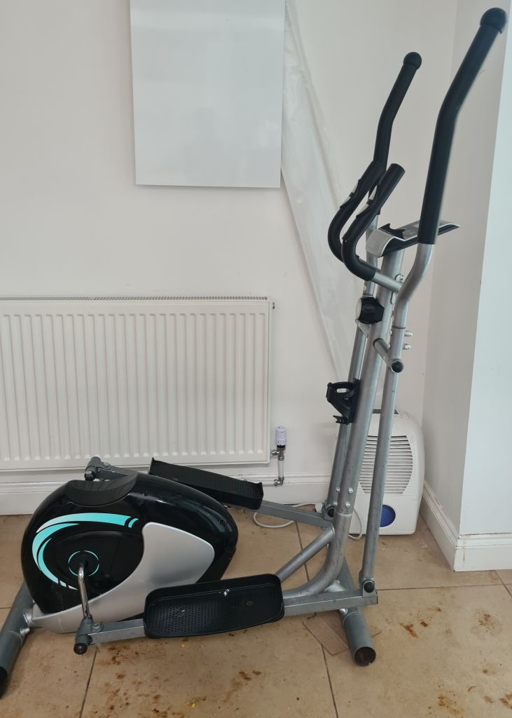 Cross trainer