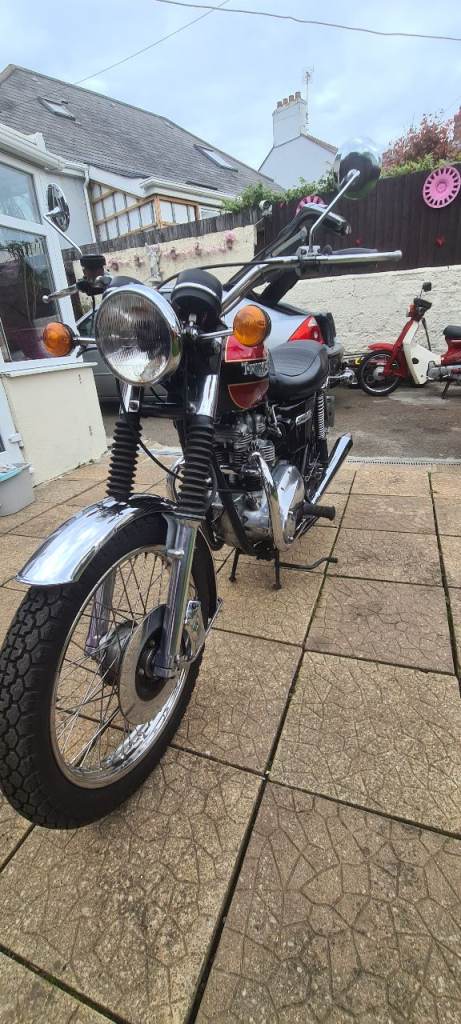 Triumph bonneville  T140v 750 cc