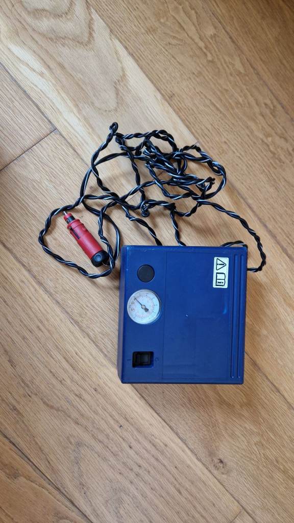 Car spare wheel and electric pump 