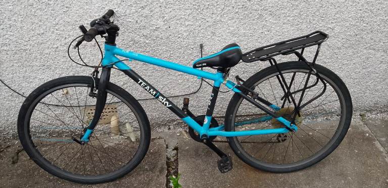 Team Sky Kids Bike with Rear Rack – Good Condition