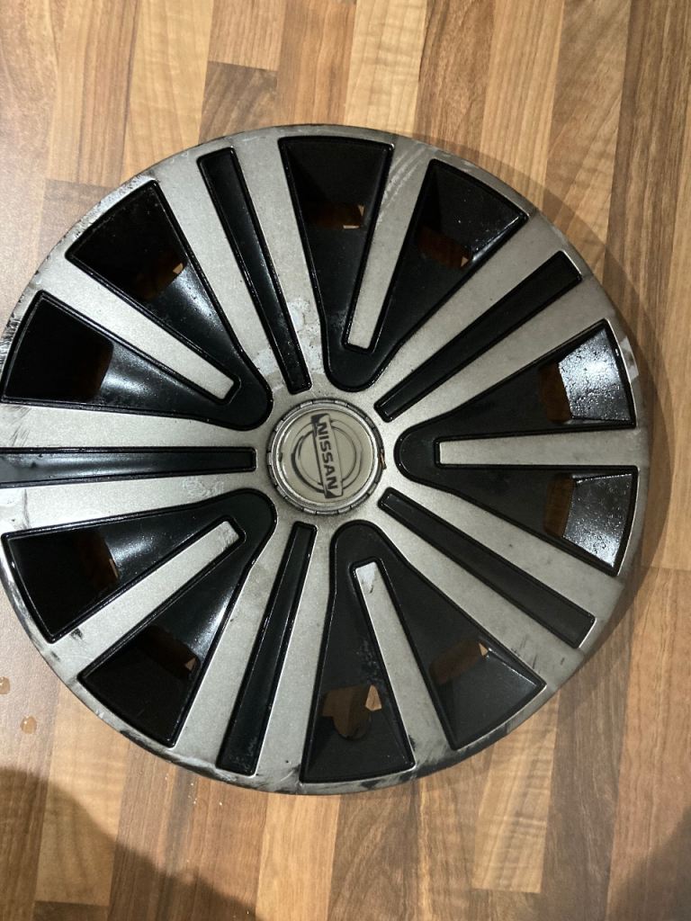 Nissan hubcap/ wheel cover 14”