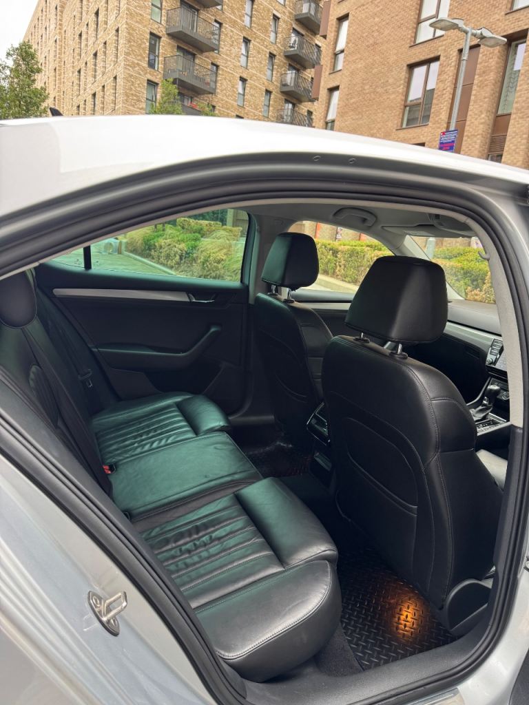 Skoda, SUPERB, Hatchback, 2015, Semi-Auto, 1968 (cc), 5 doors