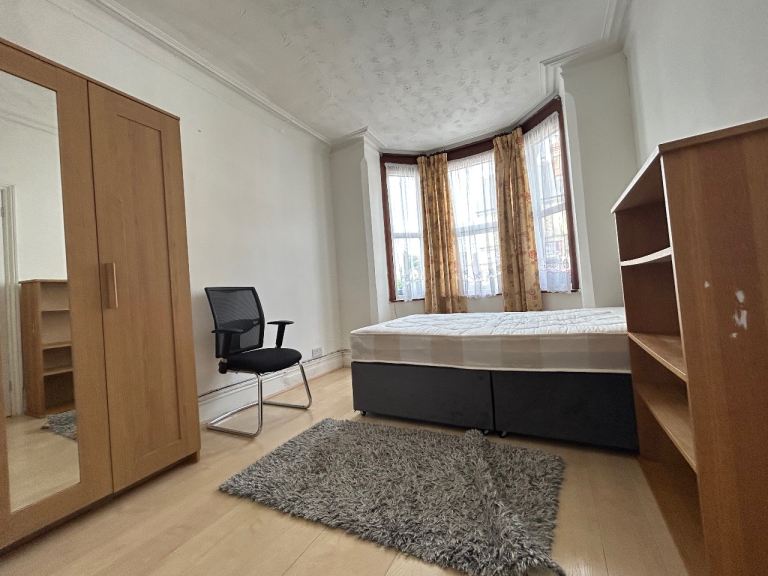 Room available to Rent