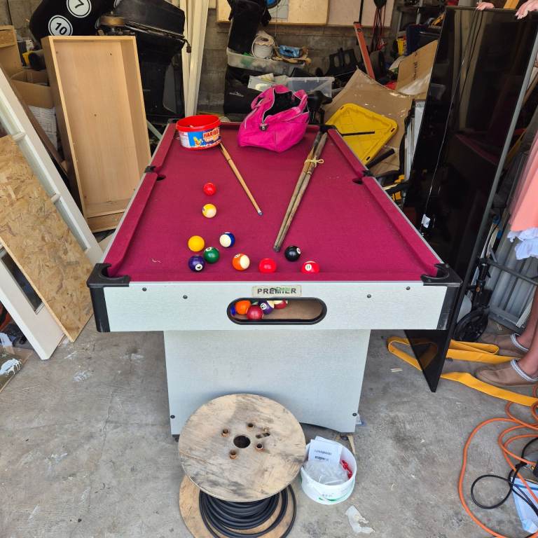 Pool/snooker table