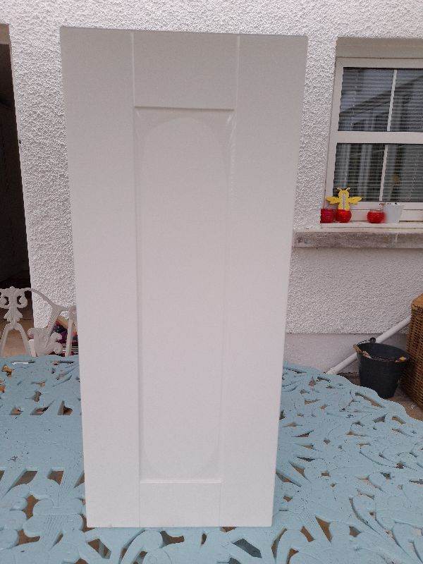 Howdens Shaker Kitchen Unit Gloss White 72cm h x 30cm w x 30cm d