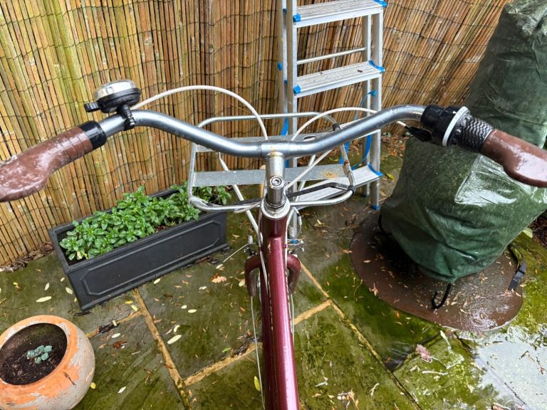 Vintage-Style Retro Bicycles – Burgundy Colour