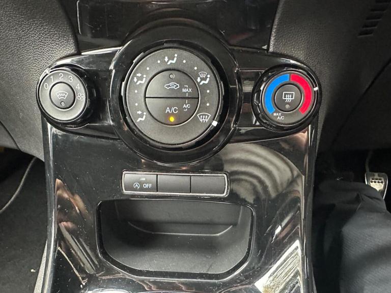 FORD FIESTA 1.0T EcoBoost Zetec S Red Edition Euro 6 (s/s) 3dr 2015