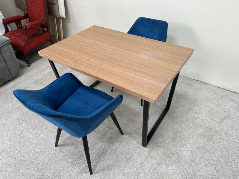 Dining table & 2 blue velvet chairs 