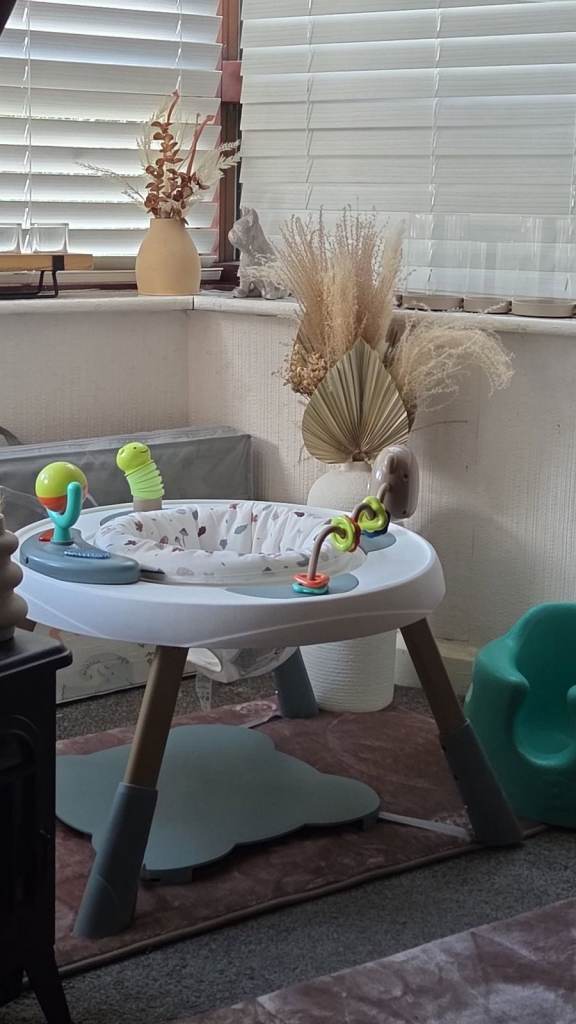 Baby acitivity table 