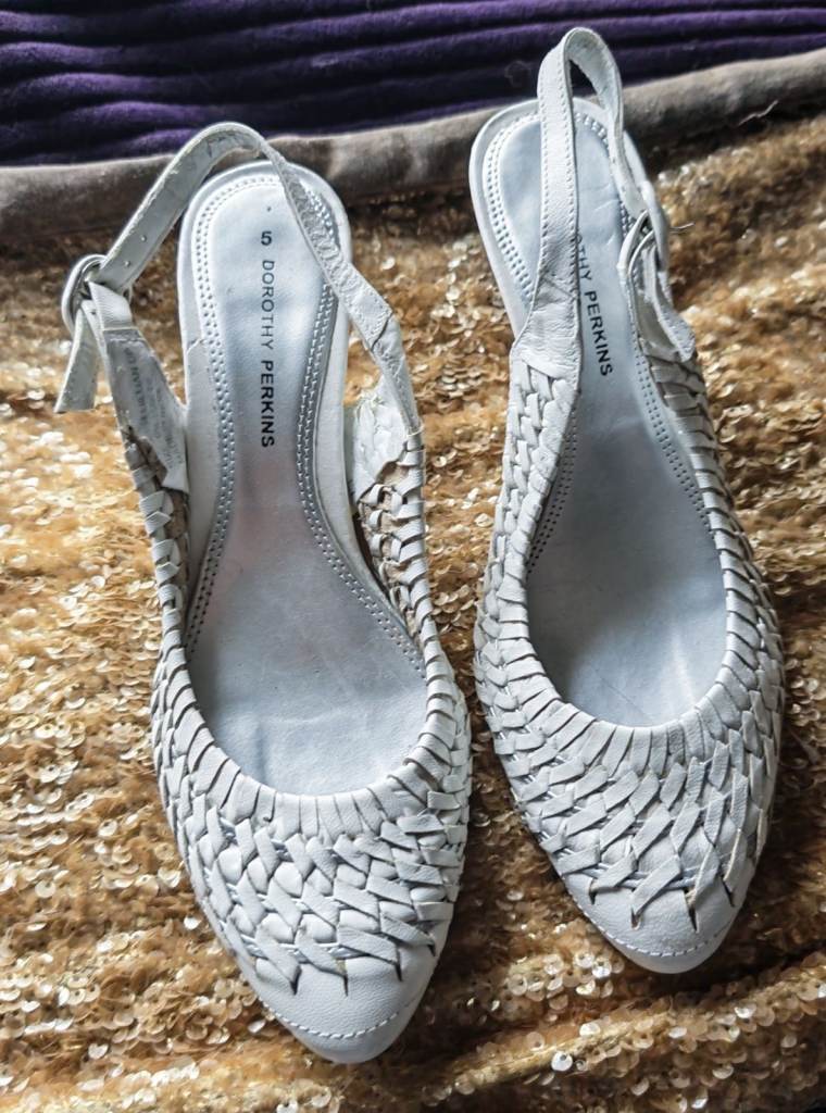 Dorothy Perkins White Woven Slingback Flats – Good Condition