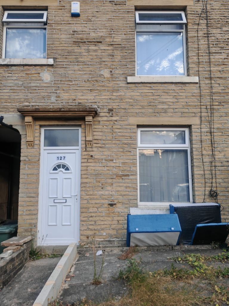 2 bedroom house available for rent Bradford bd7 