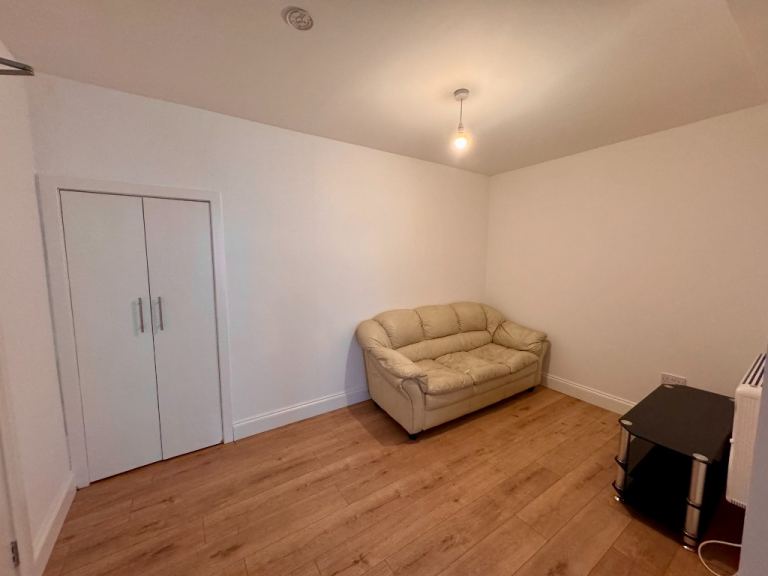 2 bedroom flat in Niddry Street, Old Town, Edinburgh, EH1 1LG