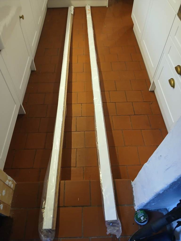 Wren white kitchen cornice x 2 