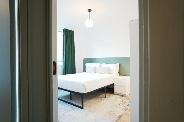 E14 Friendly Gay Flatshare - Dbl Room