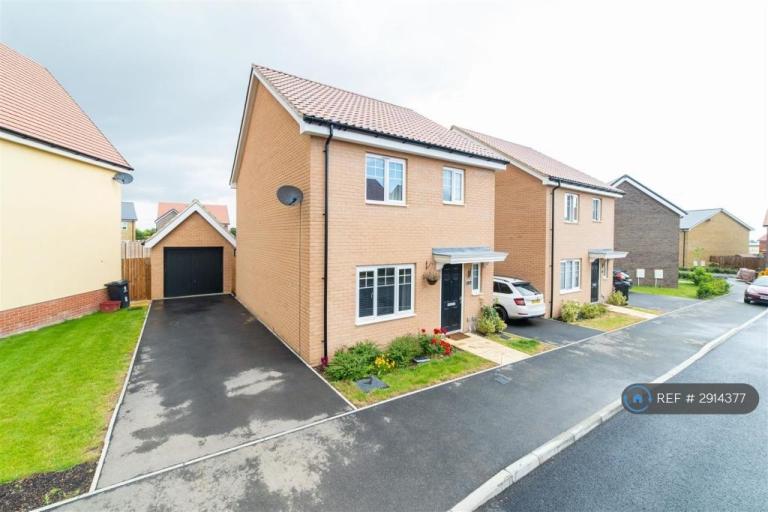 3 bedroom house in Ellis Road, Thorpe-Le-Soken, Clacton-On-Sea, CO16 (3 bed) (#2914377)