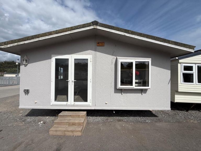3 Bed Twin Lodge - DG, CH, Bath, New Carpet & Vinyl, French Doors - Offsite 