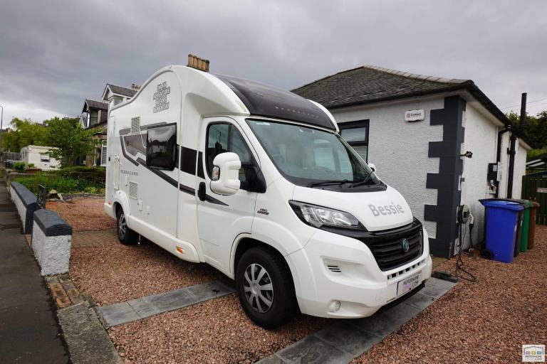 2017 Bessacarr 424, 4-Berth, 4-Seatbelts, End-washroom, Drop-down Double Bed