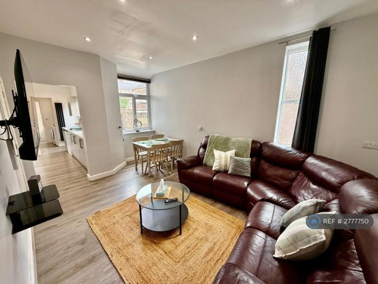 5 bedroom house in Spencer Road, Stoke-On-Trent, ST4 (5 bed) (#2777750)