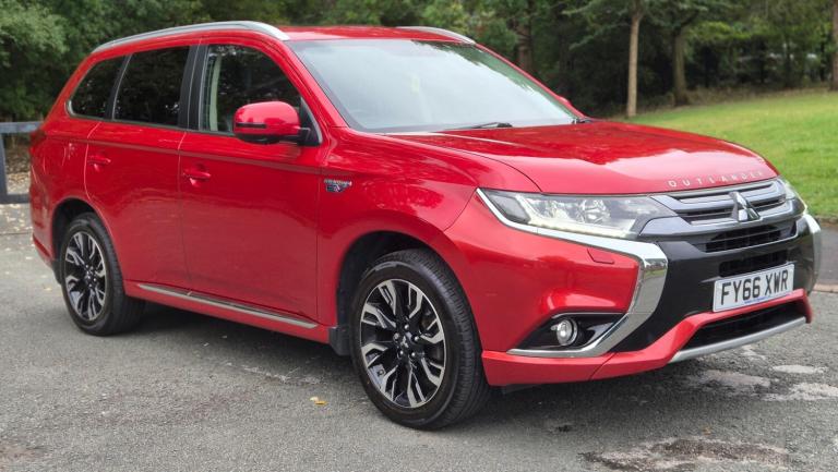 MITSUBISHI OUTLANDER 2.0 PHEVGX4H FANTASTIC CONDITION SERVICE HISTORY 2 KEYS