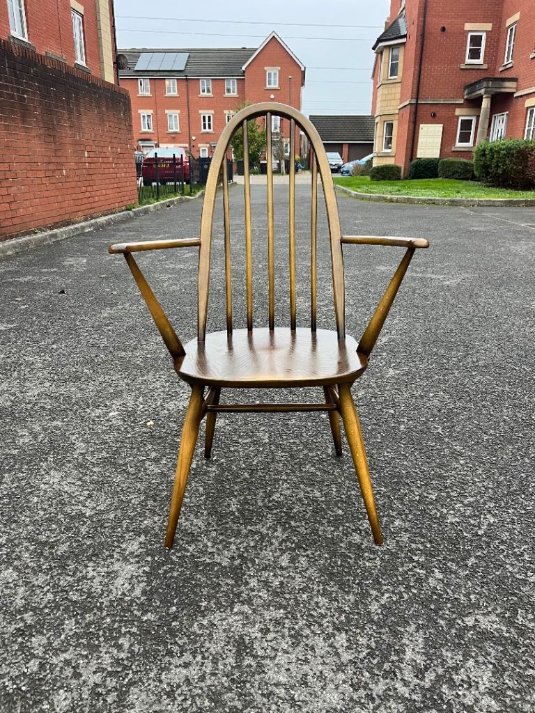 Ercol Quaker Windsor carver chair (delivery available)