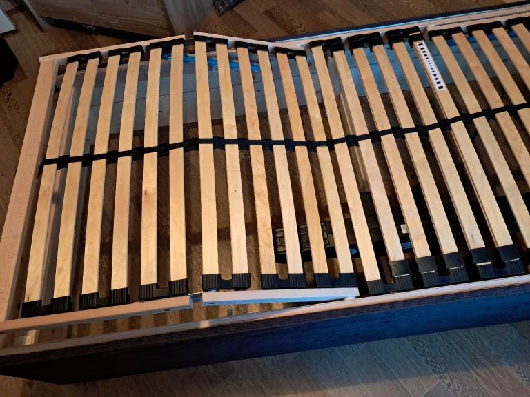 Adjustable Single Bed – Rise and Fall Mechanism, Like New