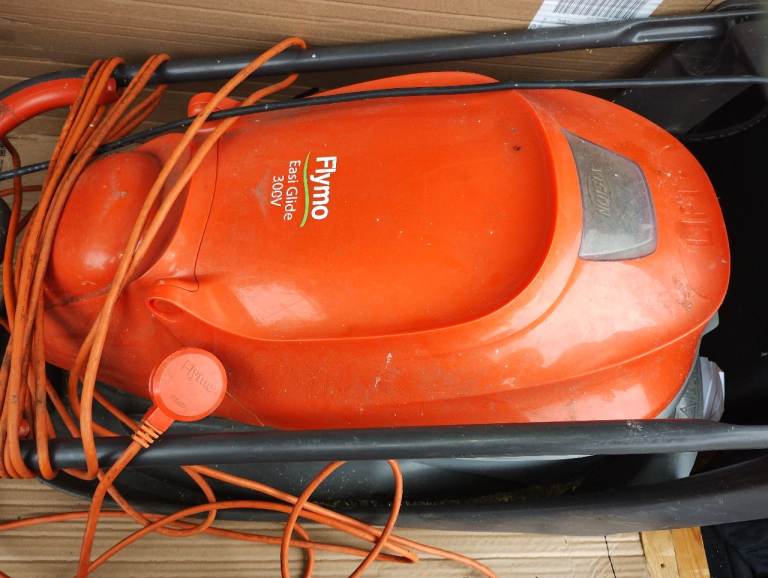 Flymo lawnmower 