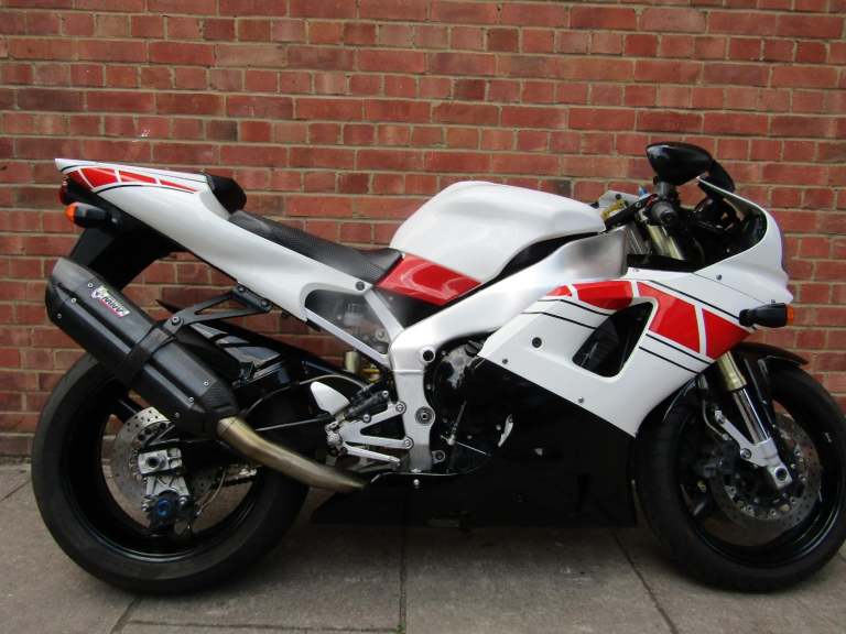 Yamaha YZF R1 1999 MODEL WITH ULEZ CERTIFICATE , REDUCED , PX TO CLEAR ! ! 
