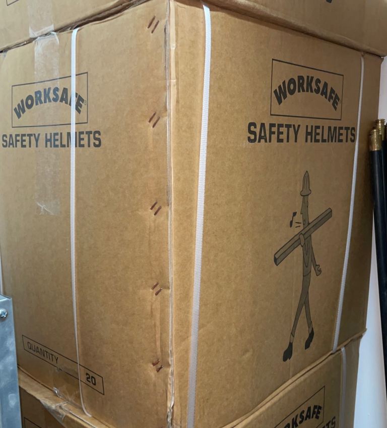 Job lot: Worksafe Safety Helmets- Black 