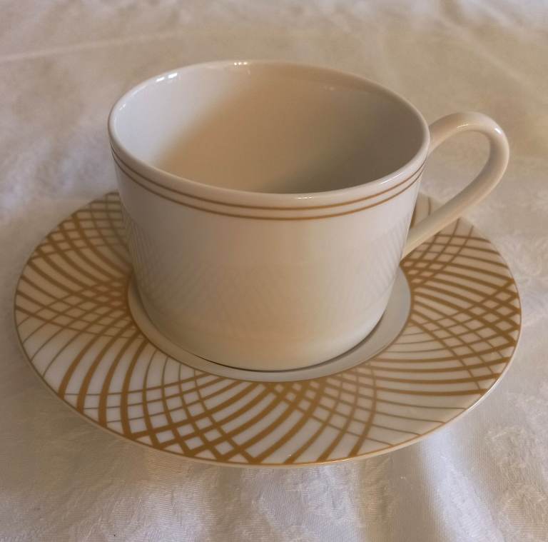 image for 6 M&S CUPS & 6 SAUCERS