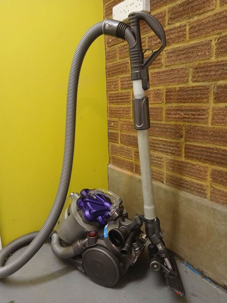 Dyson Root Cyclone Vacuum Cleaner.  DC 19– Good Condition