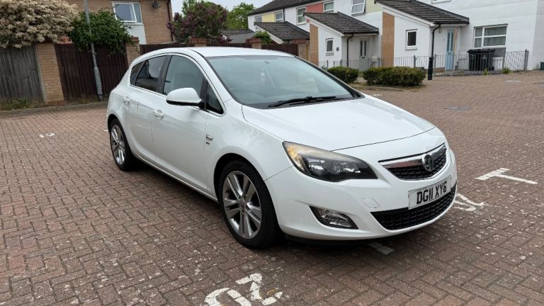 Vauxhall, ASTRA, Hatchback, 2011, Manual, 1956 (cc), 5 doors
