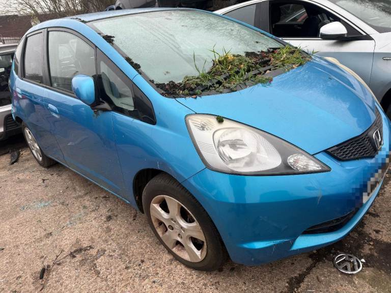 Breaking spare parts honda jazz blue